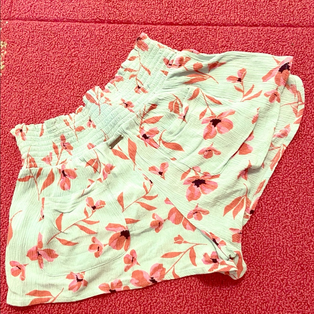 billabong flowy beach shorts